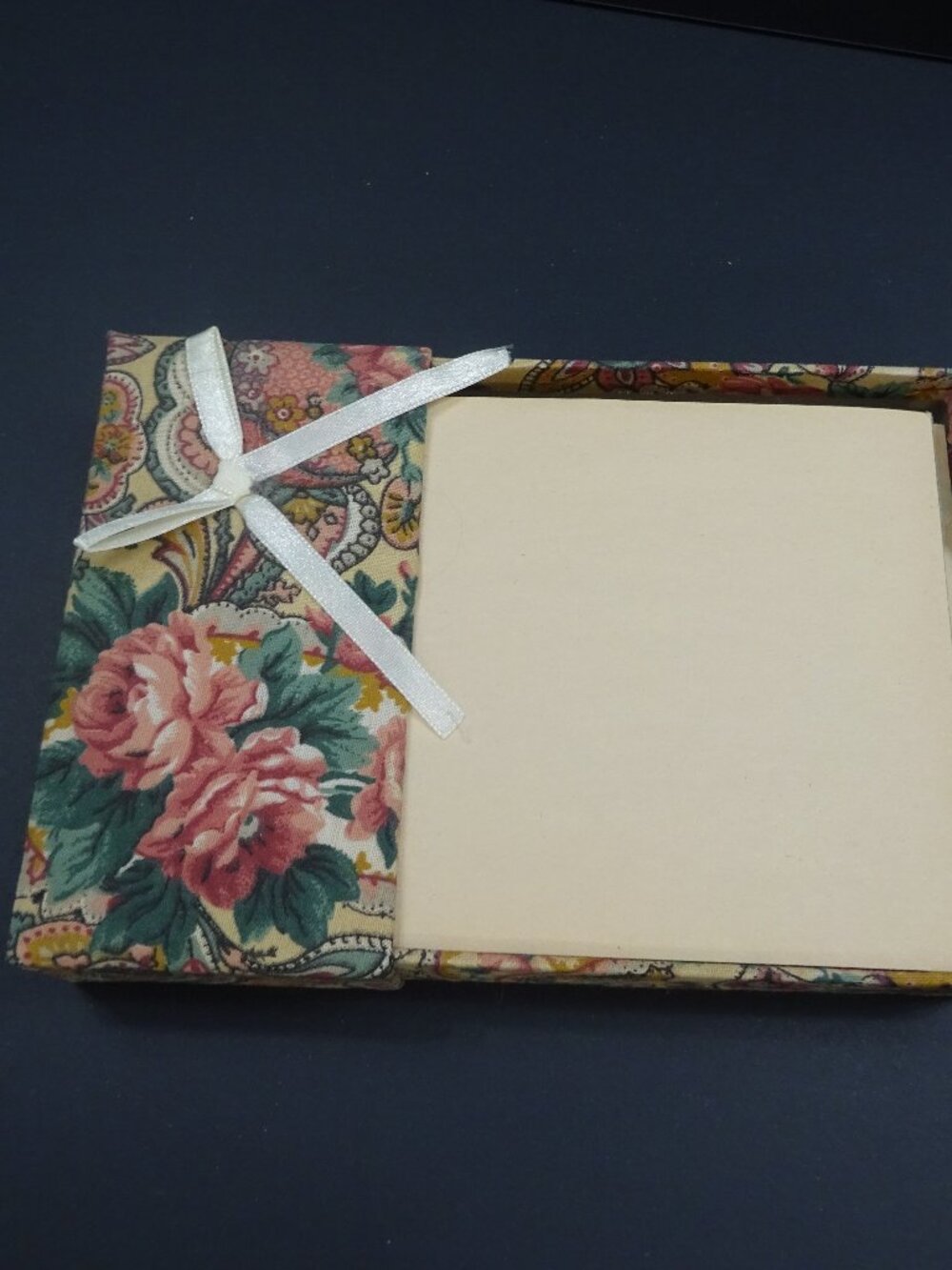 Vintage Floral Fabric Desktop Memo Pad Stationery Box